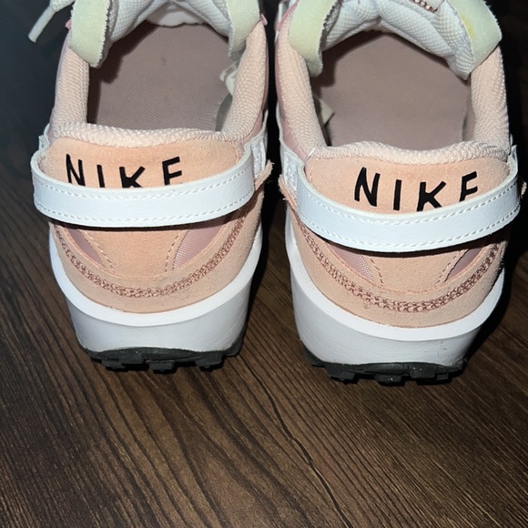 Nike shoes - Picture 4 of 6